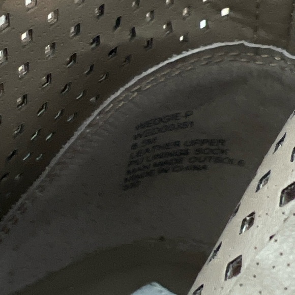 Steve Madden Taupe Wedge leather Sneakers. Women’s size 8.5. Zippers-great cond. - Picture 7 of 7